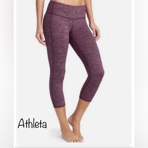 Athleta Quest Chaturanga capris/leggings in burgundy, butter soft! Size XS